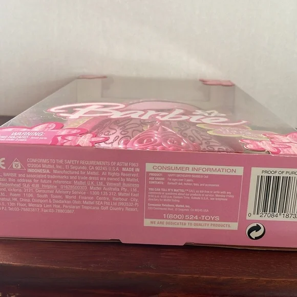 2004 Happy Birthday Barbie 20 years NIB Mint - Picture 8 of 8